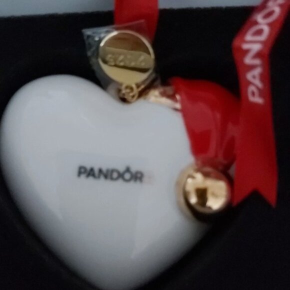 *UK Limited Edition*Pandora Santa Heart Red Hat Christmas Tree Ornament 2025 🎄 - Picture 9 of 16